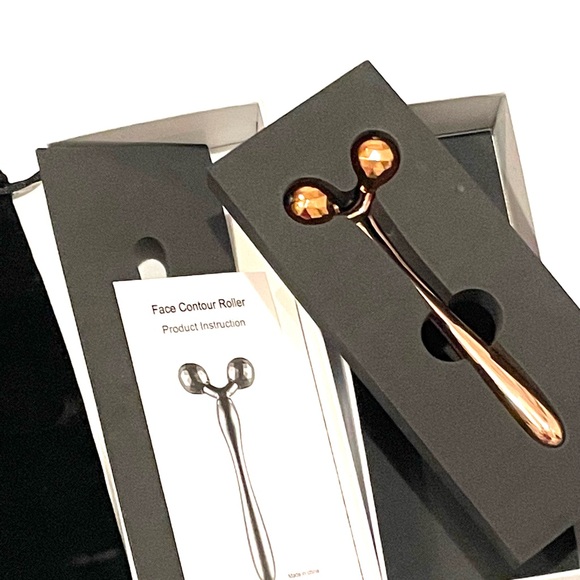 NEIMAN MARCUS Face Counter Roller in Rose Gold - Picture 6 of 8